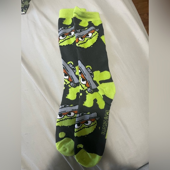 Sesame Street Oscar the Grouch Socks - Light Green and Dark Green - Picture 1 of 2